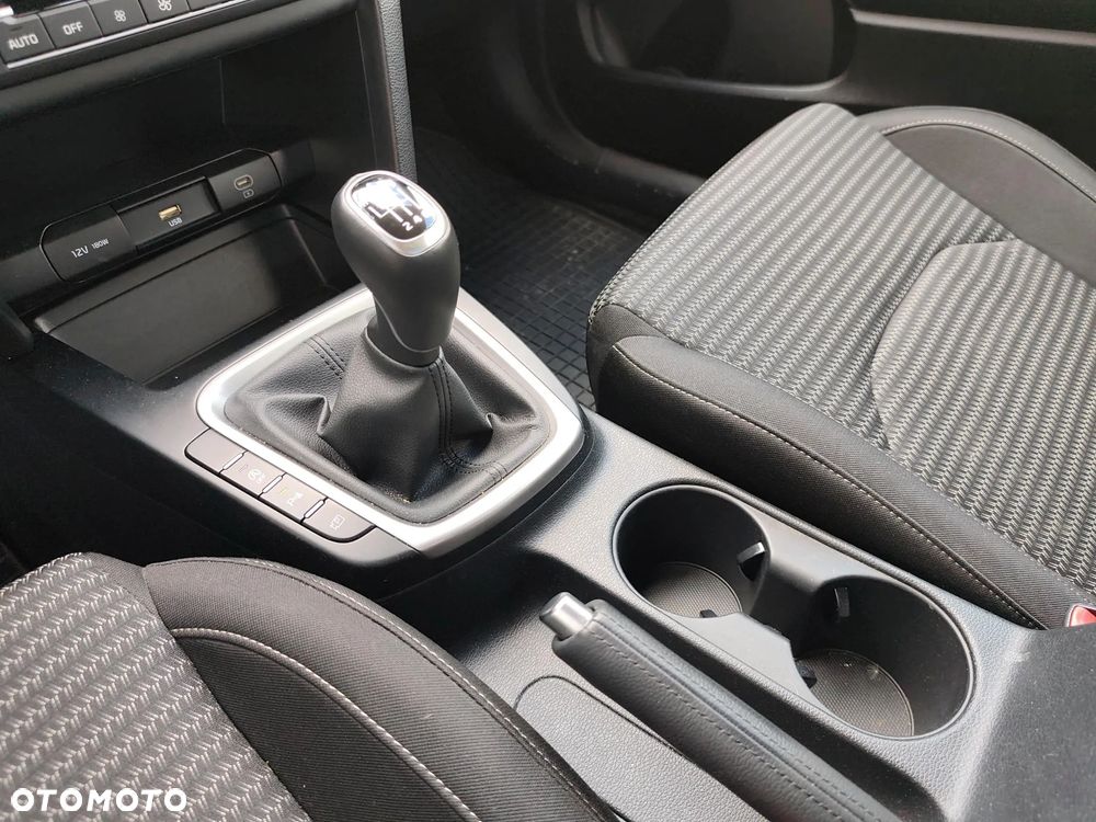 Kia Ceed 1.5 T-GDI M - 15