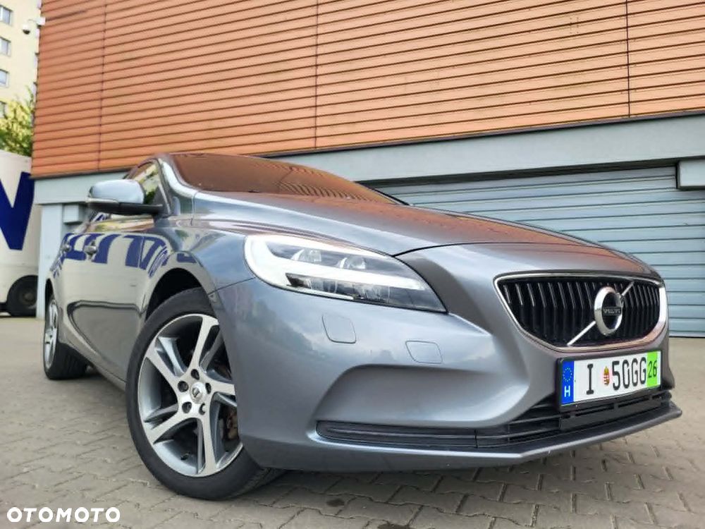 Volvo V40 T2 Momentum - 2