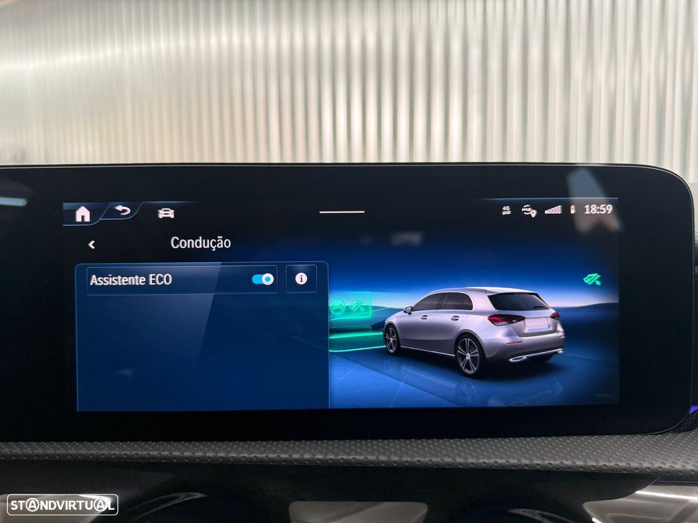 Mercedes-Benz A 250 e AMG Line - 13