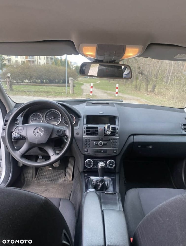 Mercedes-Benz Klasa C 200 CDI BlueEff Elegance - 4