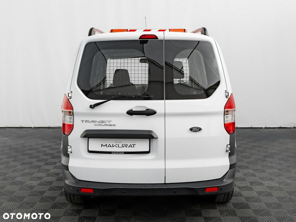 Ford Transit Courier - 11