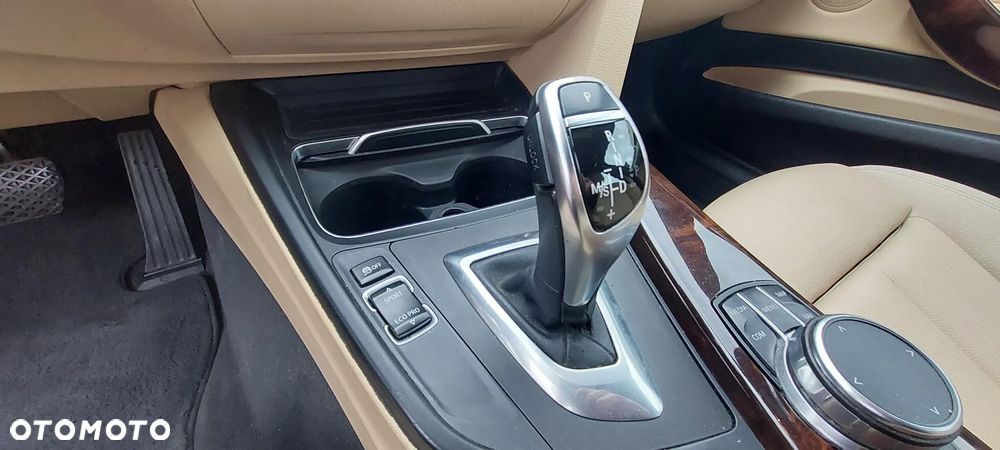 BMW 3GT 330i xDrive Sport Line - 26