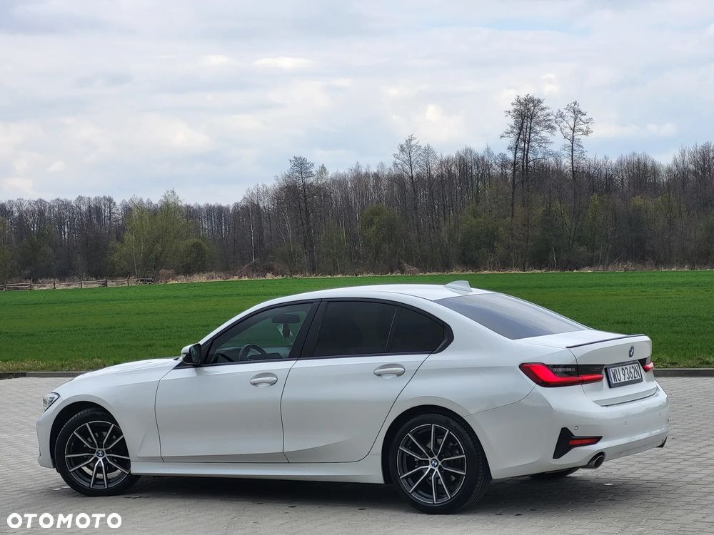 BMW Seria 3 318d Sport Line - 18
