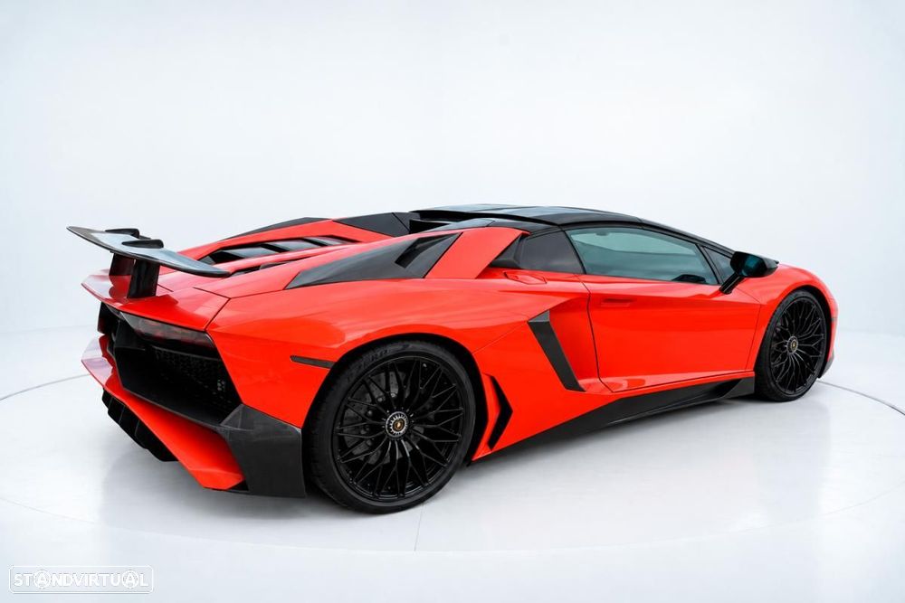 Lamborghini Aventador 6.5 V12 LP700-4 - 2