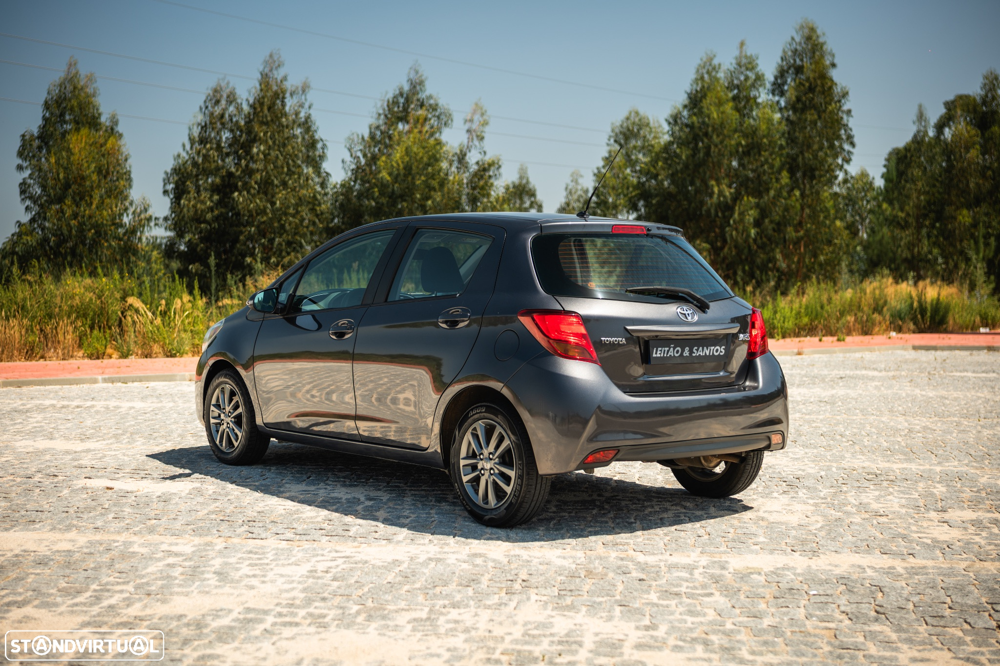 Toyota Yaris 1.0 VVT-i Comfort +PS Style +P.Techno - 4