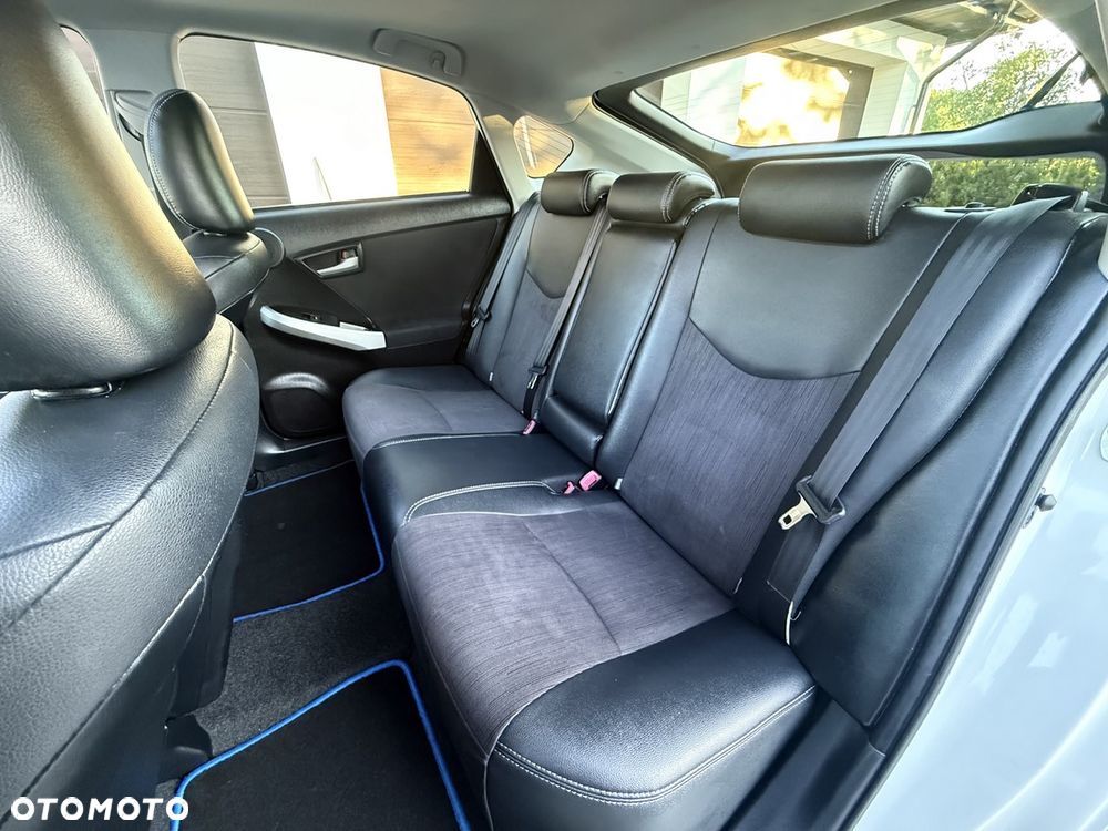 Toyota Prius (Hybrid) Executive - 20