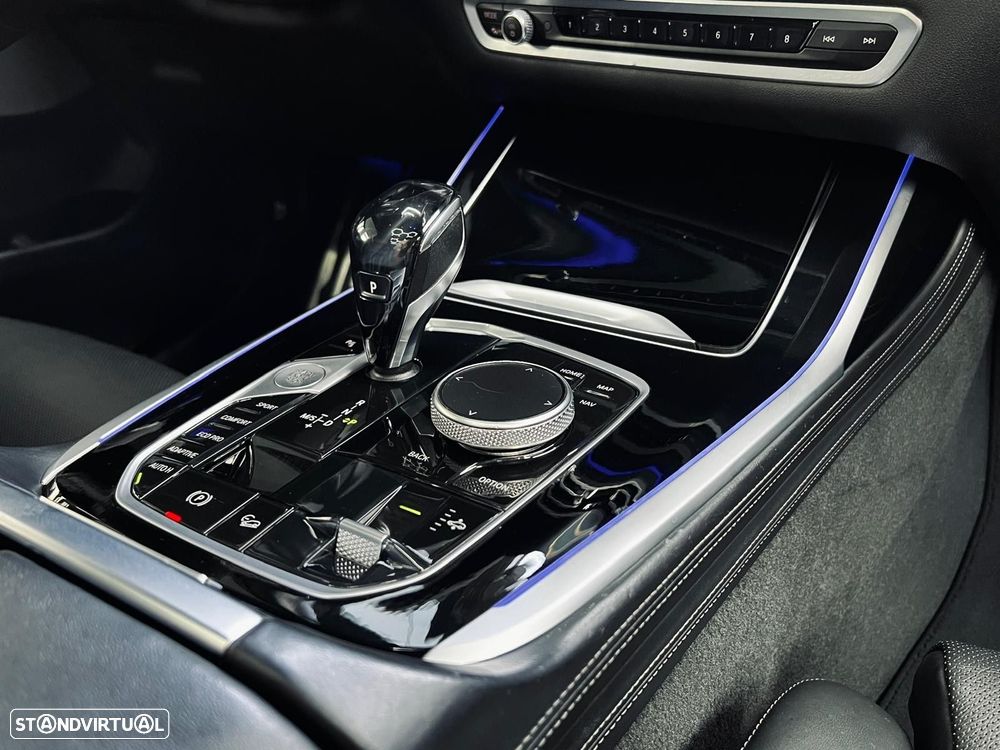 BMW X7 40 d xDrive Pack M - 16