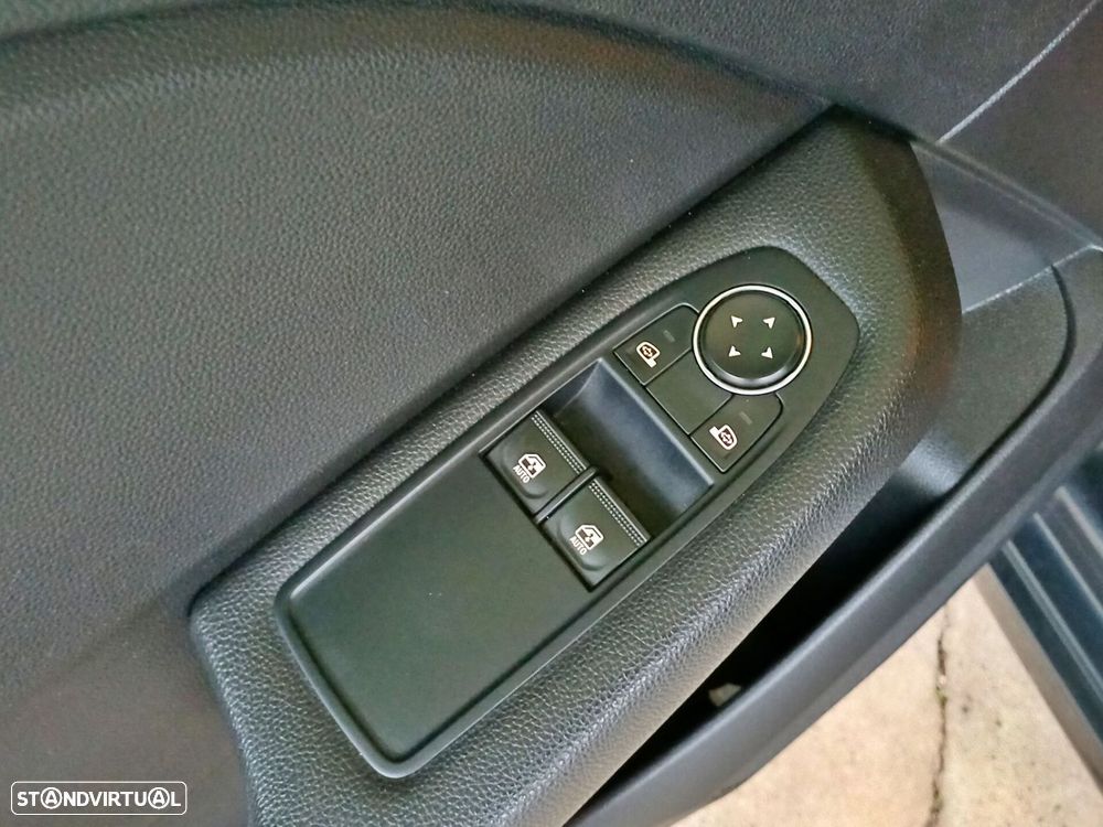 Renault Clio - 11