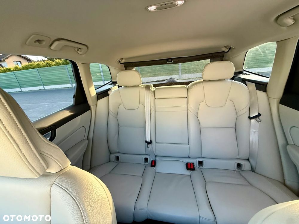 Volvo XC 60 B5 B AWD Momentum Pro - 14