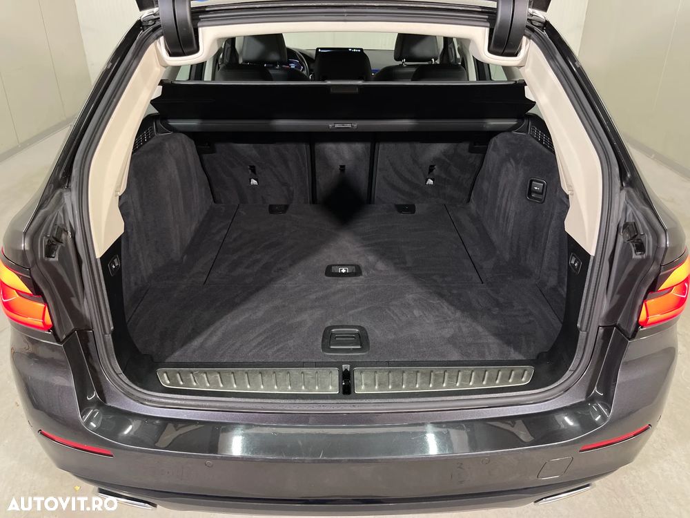 BMW Seria 5 520d Aut. Sport Line - 14