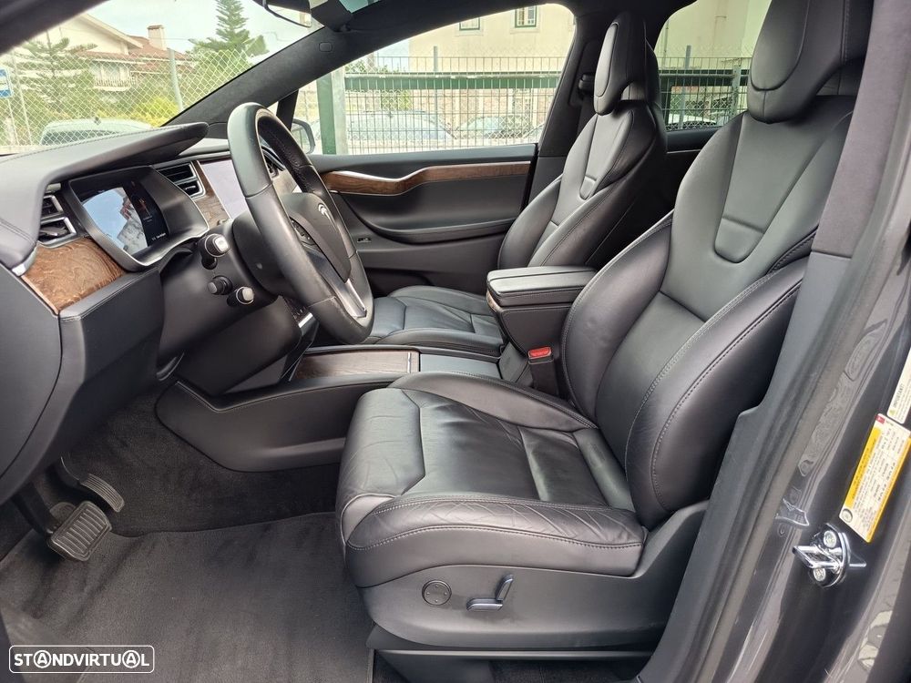 Tesla Model X 100D - 12