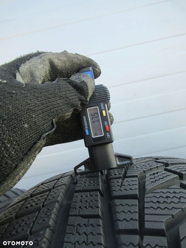 OPONY ZIMA 4szt HANKOOK WINTER I'CEPT EVO 2 215/50R17 95V 7,5mm - 4
