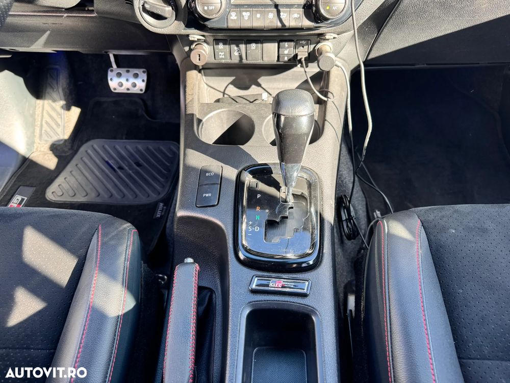 Toyota Hilux 2.8D 204CP 4x4 Double Cab AT GR Sport - 22