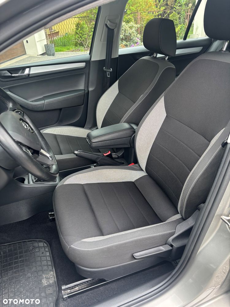 Skoda RAPID Spb 1.0 TSI Style - 8