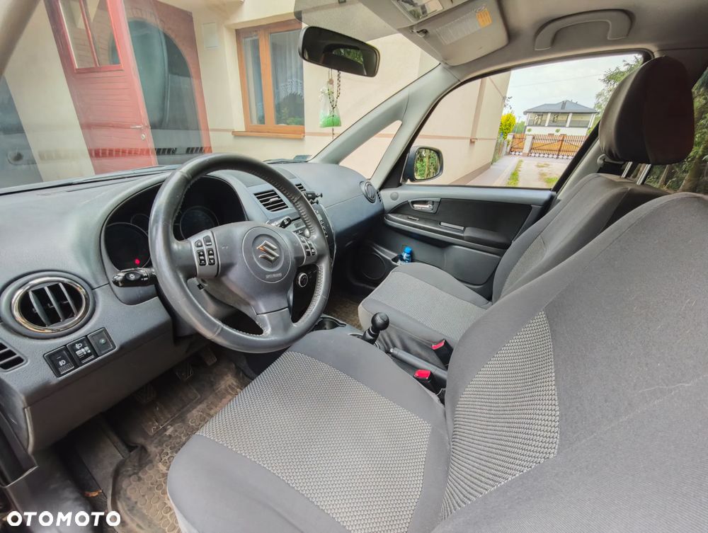 Suzuki SX4 1.6 Premium - 9