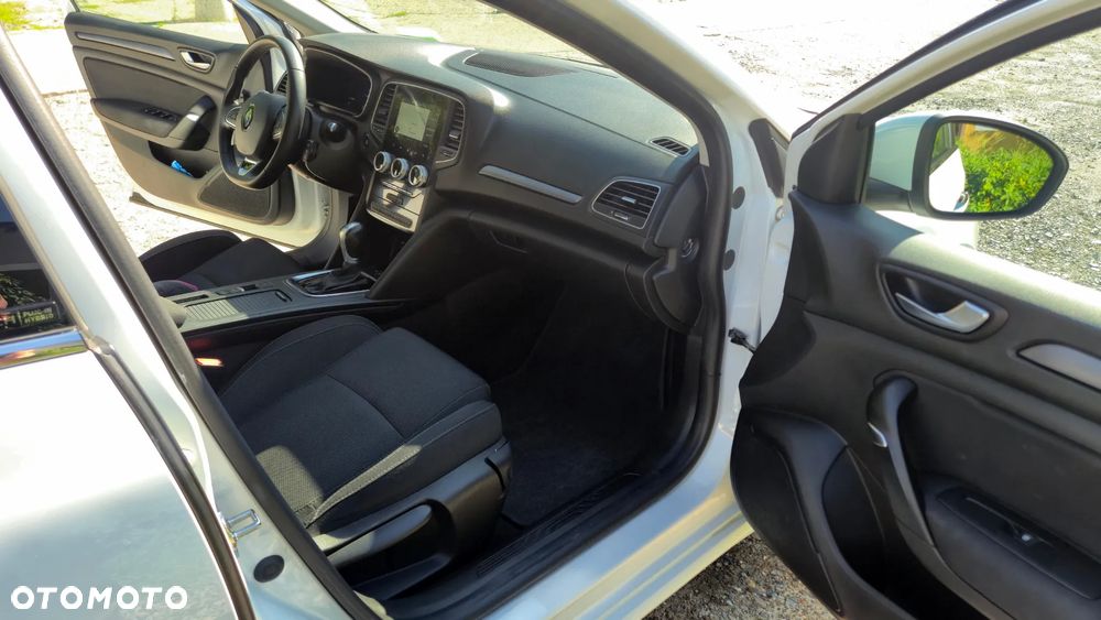 Renault Megane 1.6 E-TECH Plug-In Zen - 16