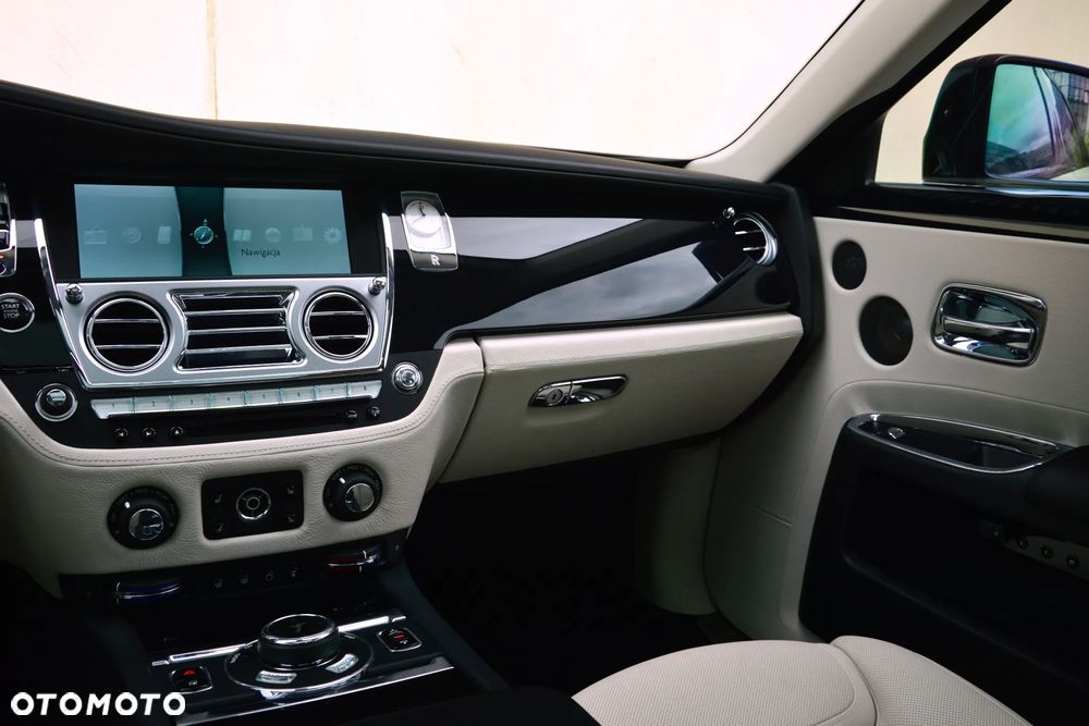 Rolls-Royce Ghost Standard - 24