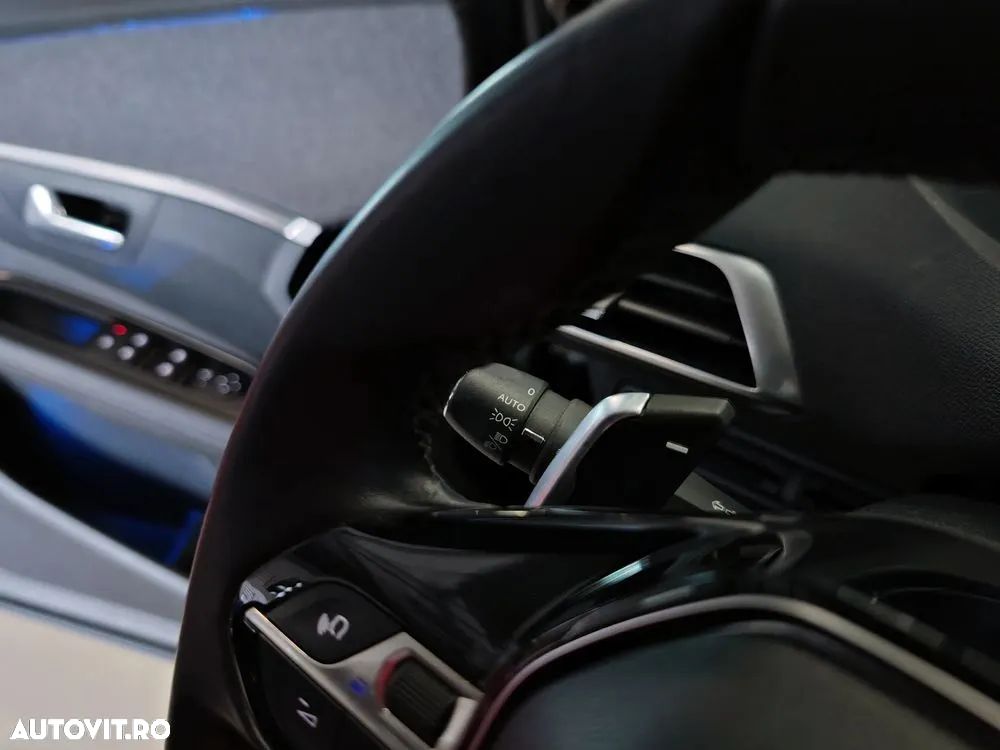 Peugeot 3008 PureTech 130 Stop & Start EAT6 Allure - 15