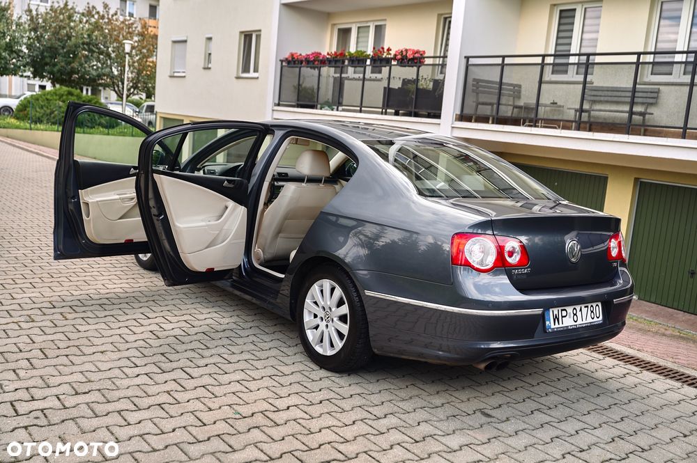 Volkswagen Passat - 25