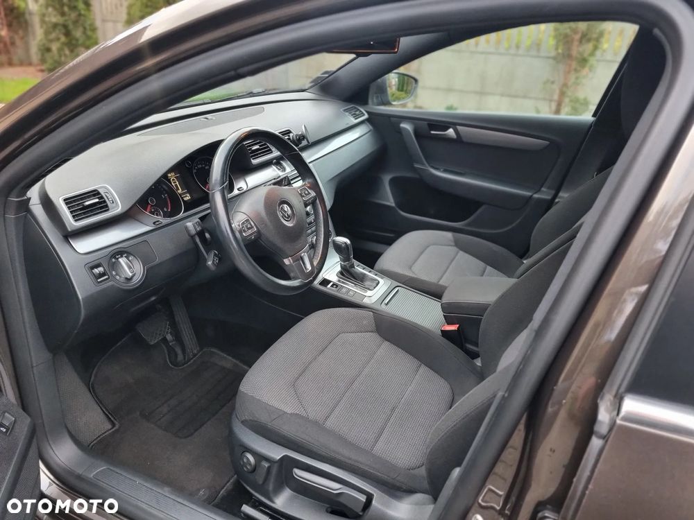 Volkswagen Passat 2.0 TDI Highline DSG - 11