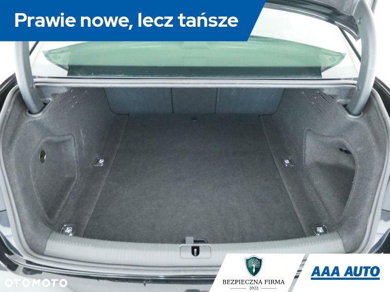 Audi A4 Limousine - 13