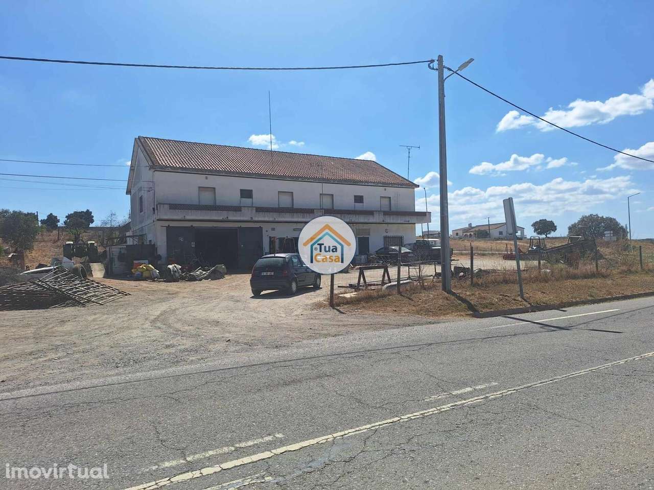 Terreno com Armazém de Atividade Industrial e Árvores de Fruto em Ouri - Grande imagem: 3/17