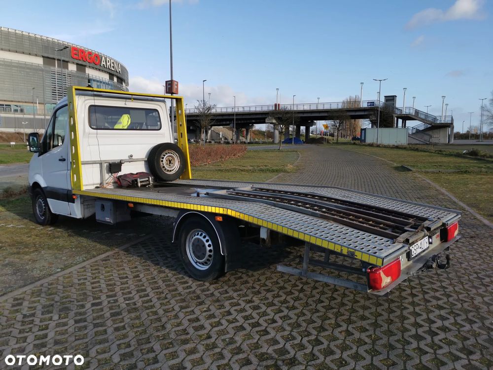 Mercedes-Benz Sprinter - 14