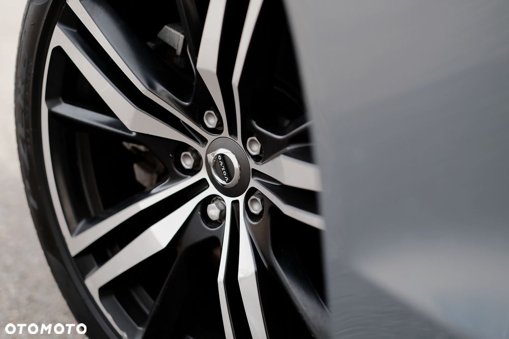 Volvo S60 T5 AWD R-Design - 23