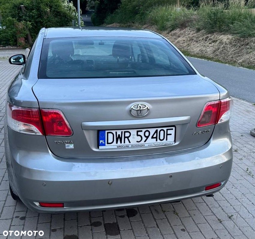 Toyota Avensis 1.8 Luna - 8