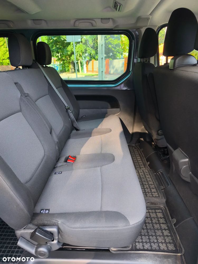 Renault Trafic Grand 2.0 dCi - 12