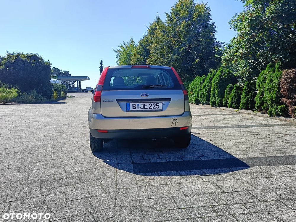 Ford Fiesta 1.3 Ambiente - 3
