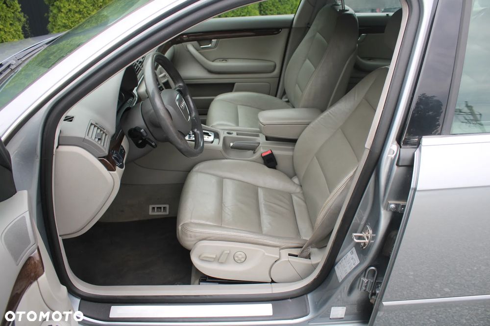 Audi A4 Limousine 2.0 T FSI quattro tiptronic - 25