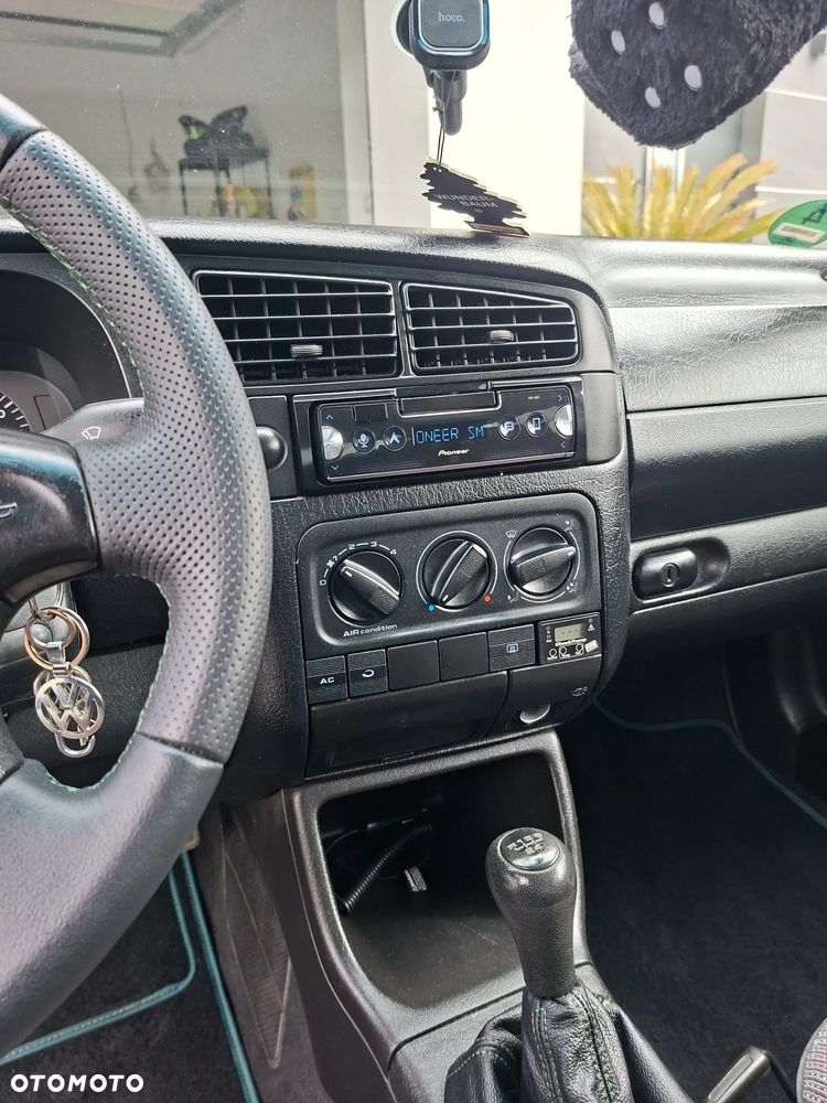 Volkswagen Golf - 5