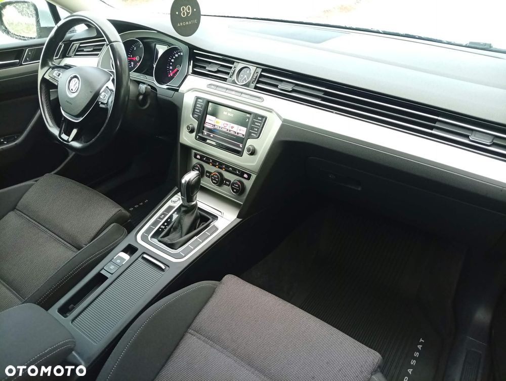Volkswagen Passat - 17