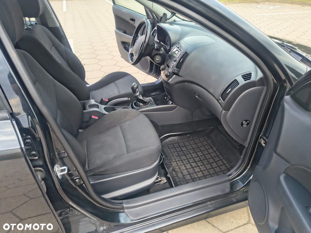 Hyundai i30 i30cw 1.4 UEFA EURO 2012 Edition - 10