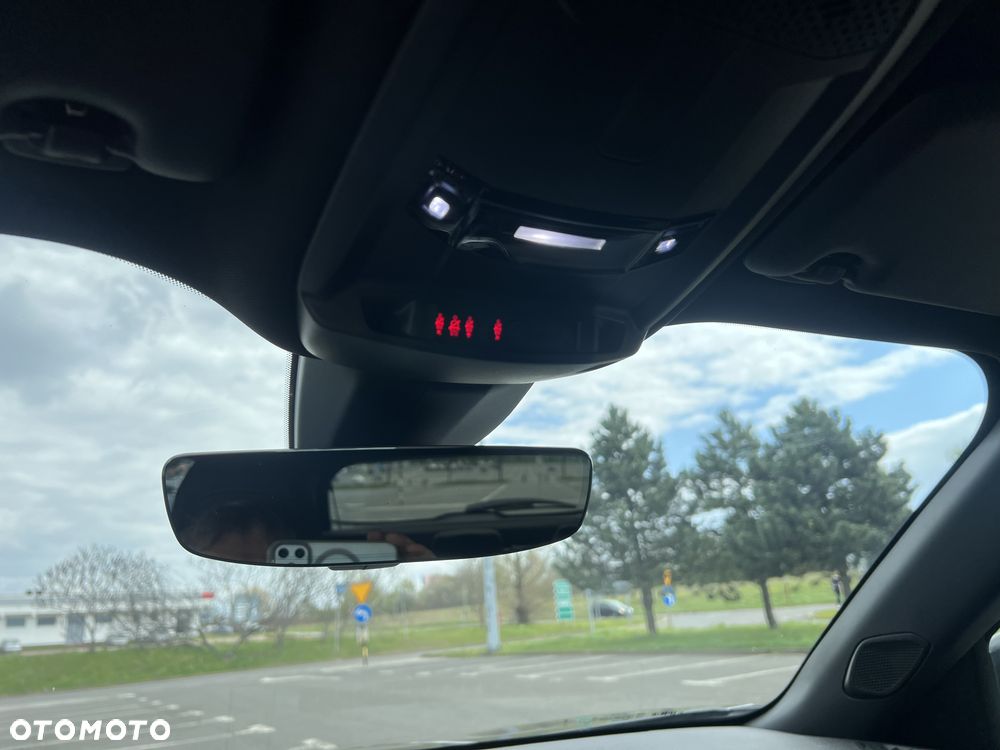 Peugeot 2008 PureTech 130 EAT8 GT Exclusive - 19