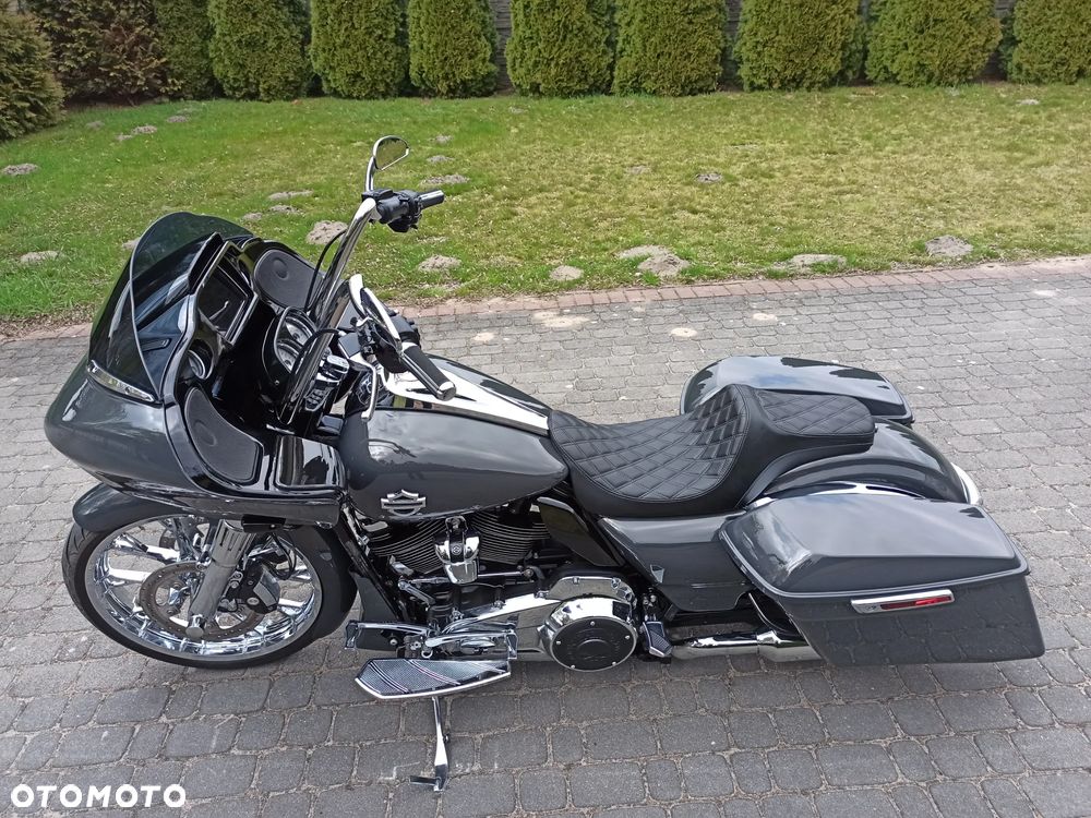 Harley-Davidson Touring Road Glide - 20