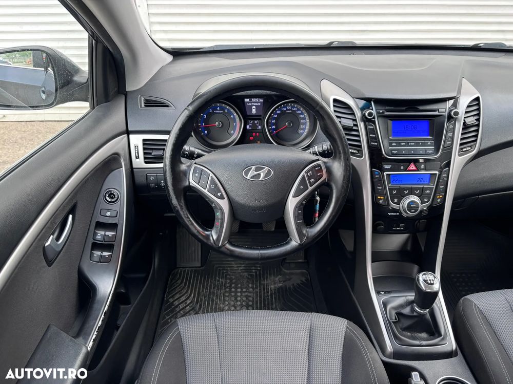 Hyundai i30 blue 1.4 Trend - 3