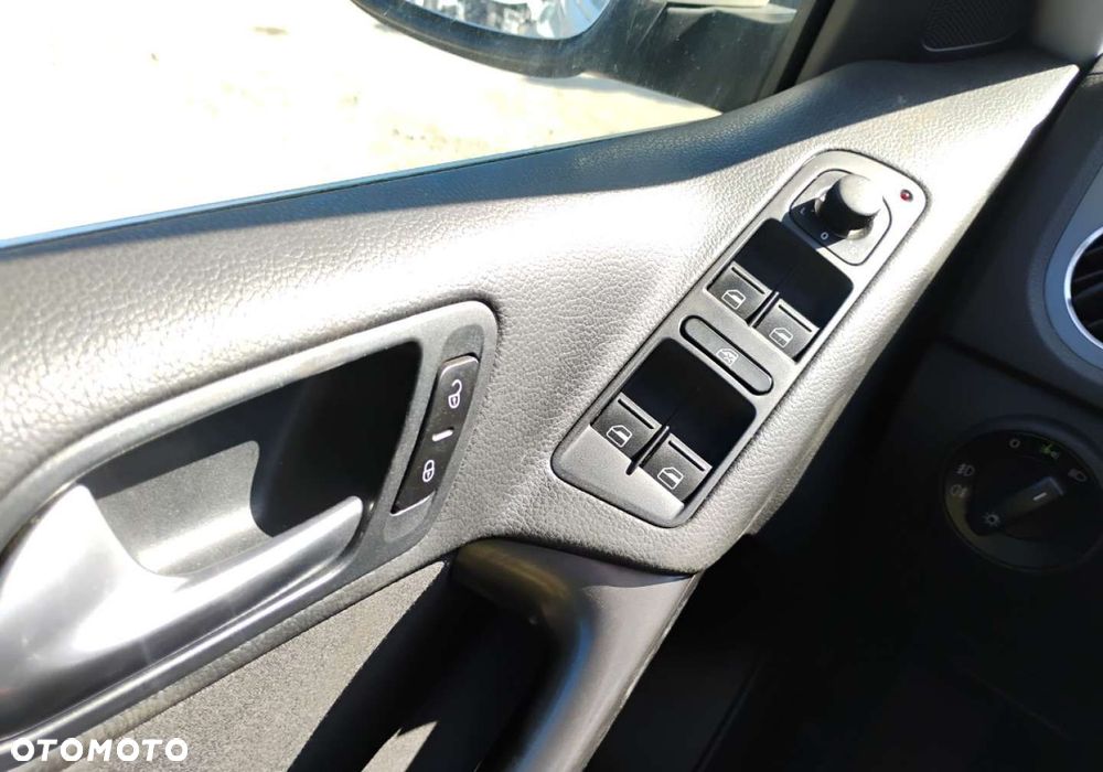 Volkswagen Tiguan - 11