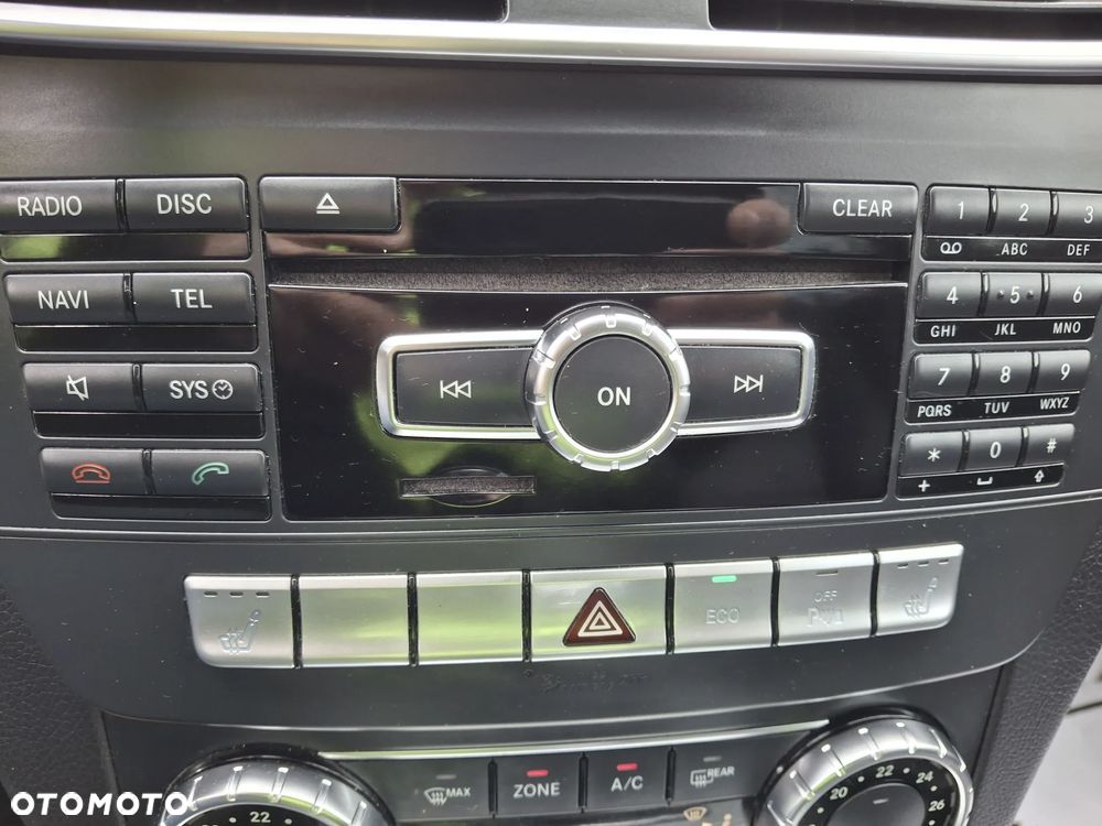 Mercedes-Benz Klasa C 180 BlueEFFICIENCY 7G-TRONIC Avantgarde - 23