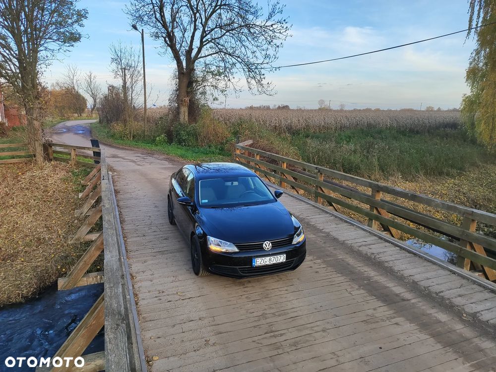 Volkswagen Jetta 1.6 TDI BMT Trendline - 11