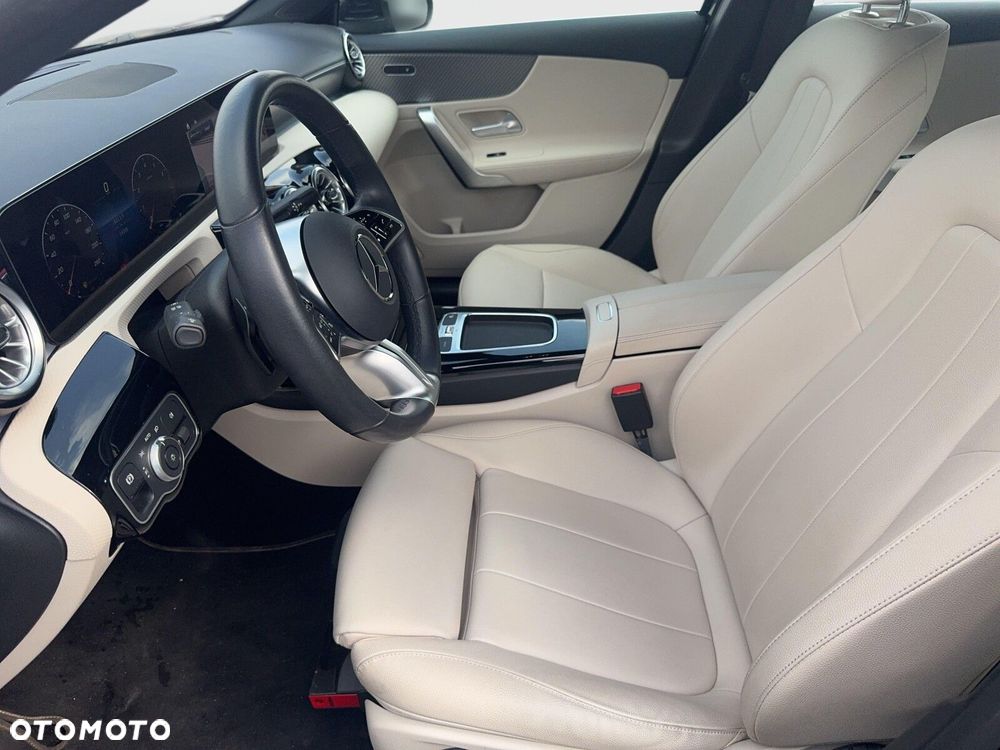 Mercedes-Benz Klasa A 200 Progressive 7G-DCT - 17