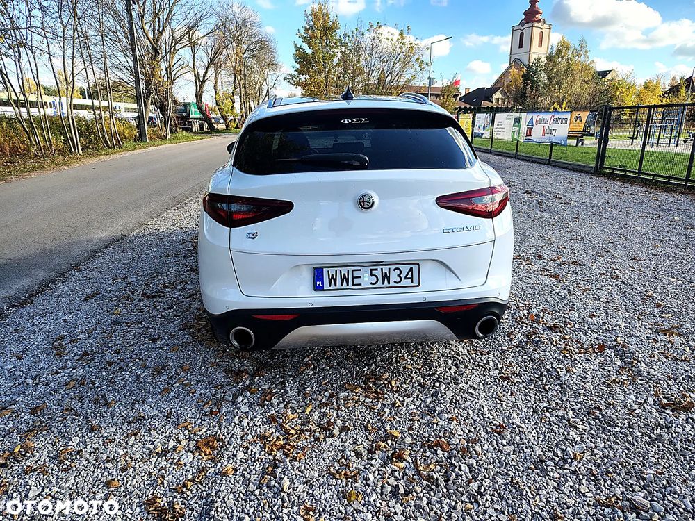 Alfa Romeo Stelvio - 7