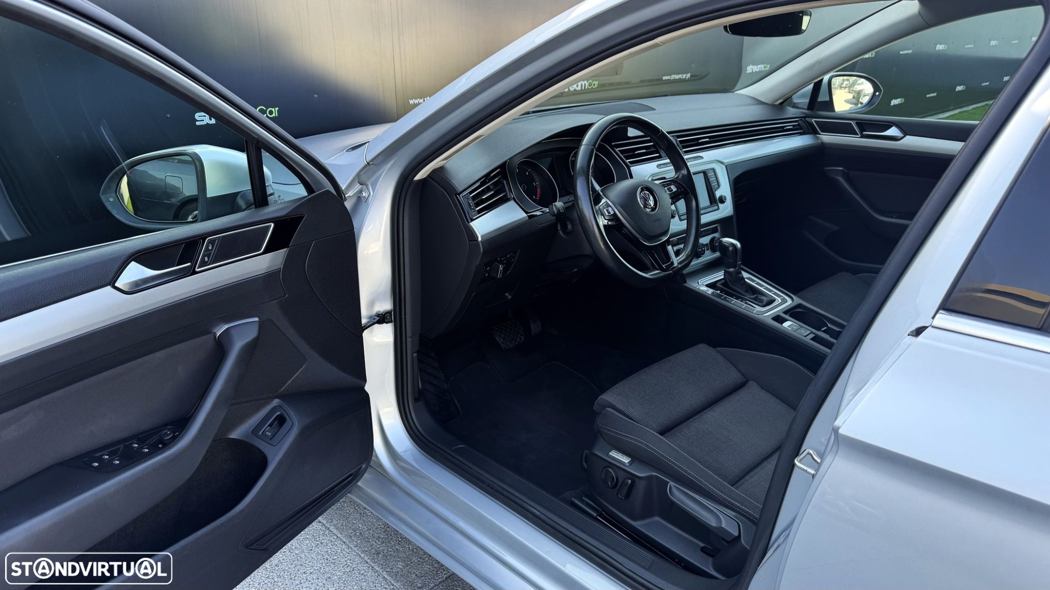 VW Passat 1.6 TDI Highline DSG - 9