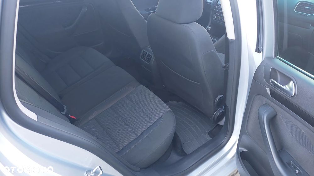 Volkswagen Golf 1.6 TDI Highline - 9