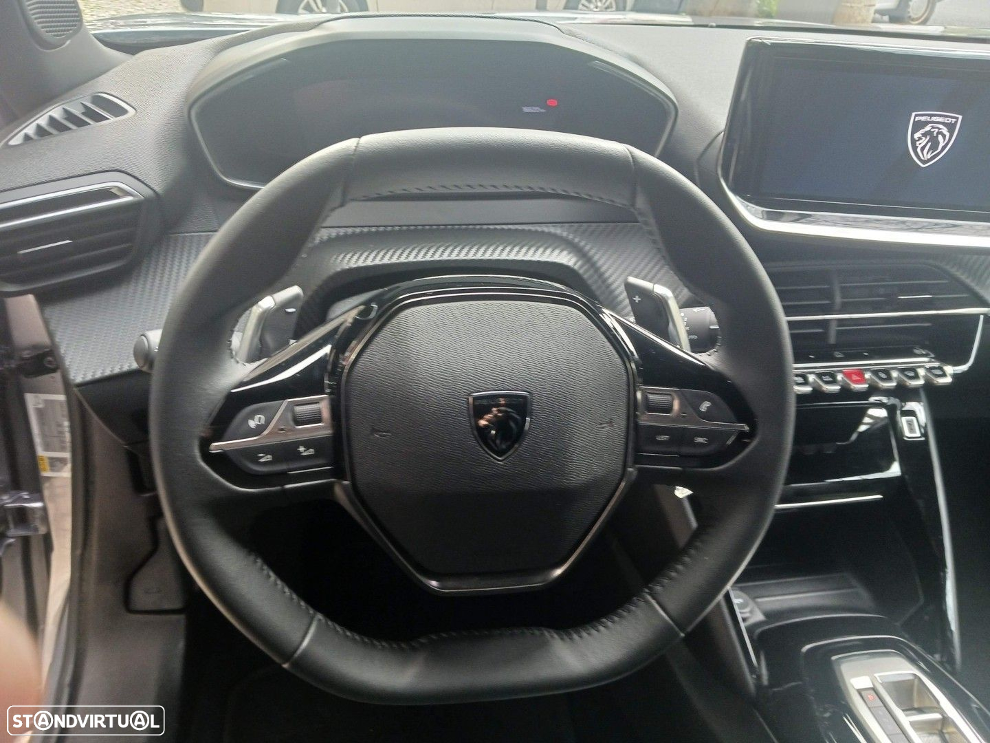 Peugeot 2008 1.2 PureTech Allure EAT8 - 11