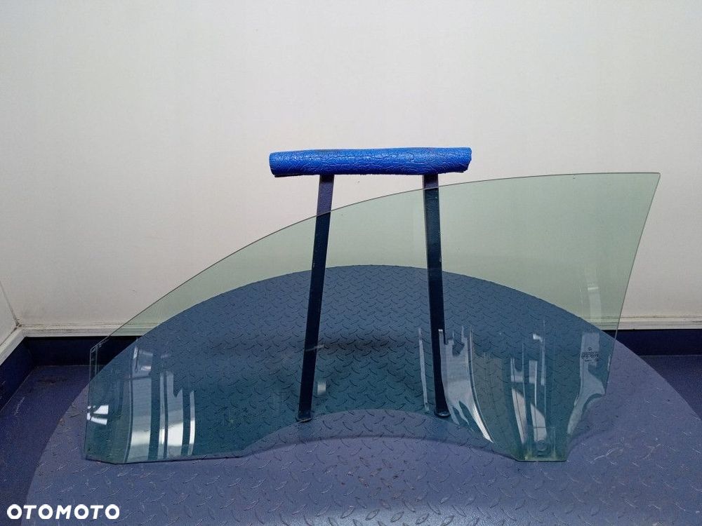 MERCEDES CLK W209 SZYBA DRZWI PRZÓD PRAWA - 2