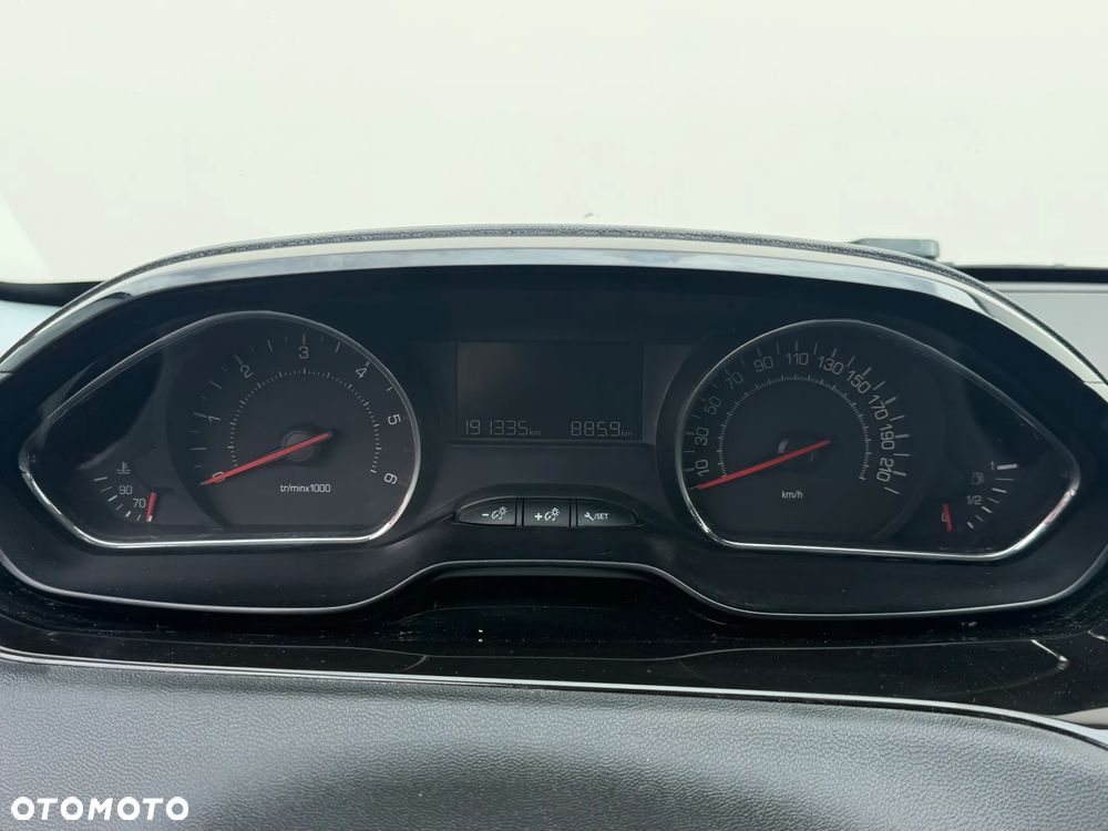 Peugeot 208 HDi 68 Access - 11