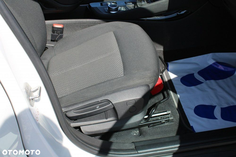 BMW X2 sDrive18i Advantage - 35