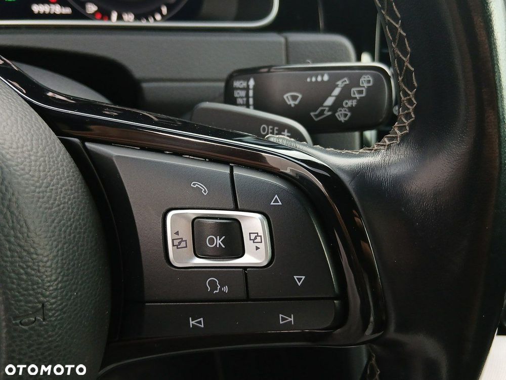 Volkswagen Golf - 34